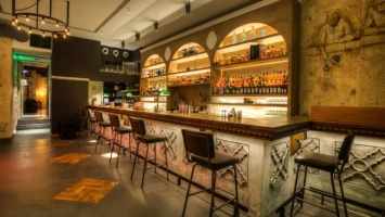 Ποια μπαρ της Αθήνας είναι ανάμεσα στα 50 καλύτερα του κόσμου;